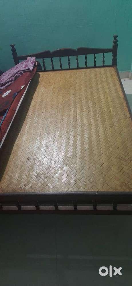 Queensize bedcot
