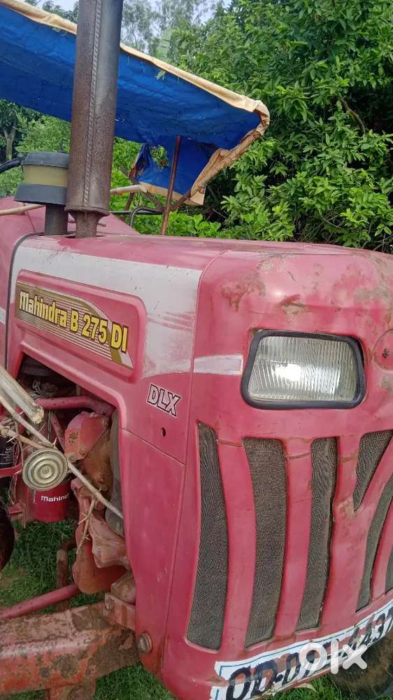 Mahindra tactar 275