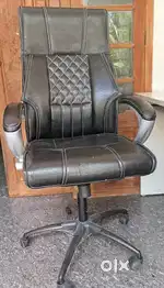 Revolving chair