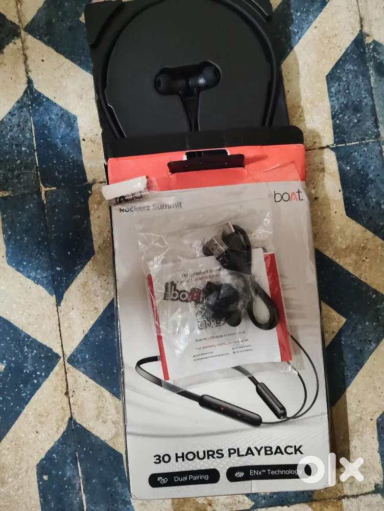 New hade phones Boat headphones original condition brand new