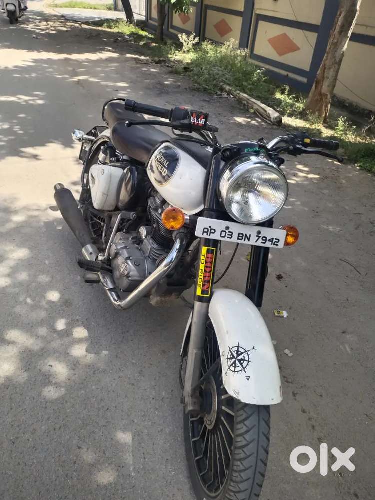 White bullet with allyow wheels