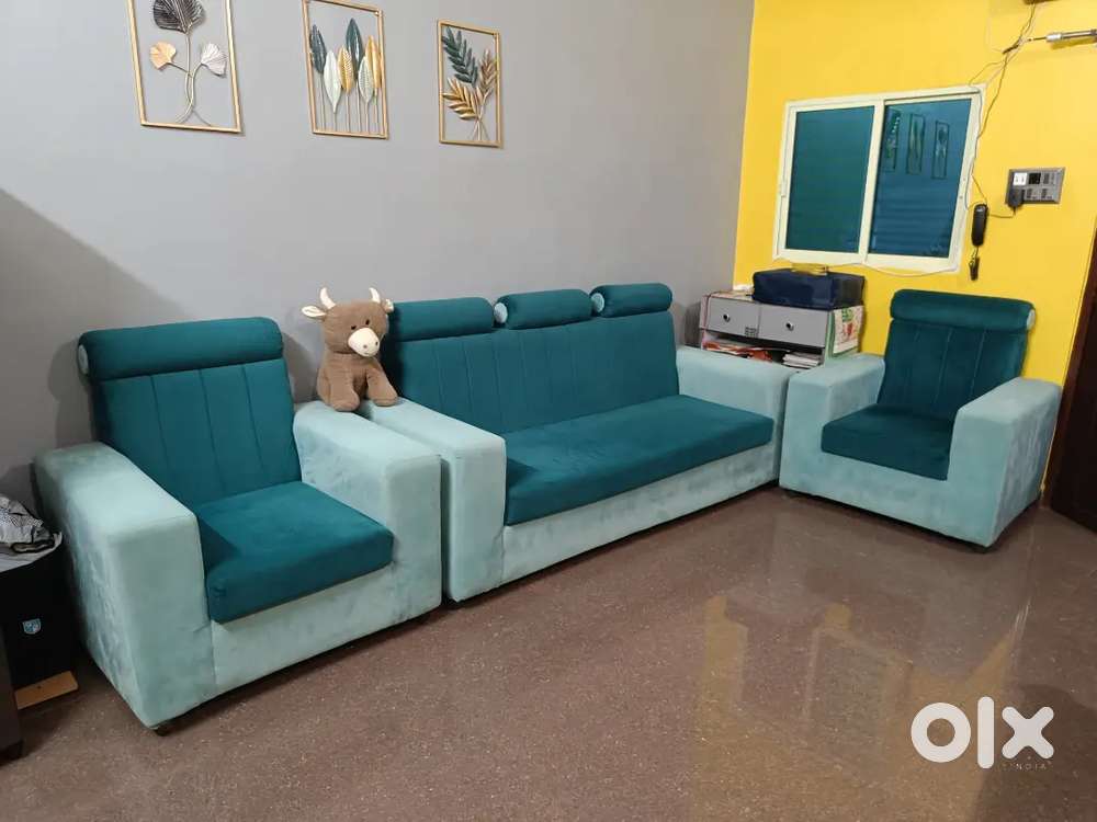 Excellent Quality Sofa with Elegant Design and Fabric 3+1+1