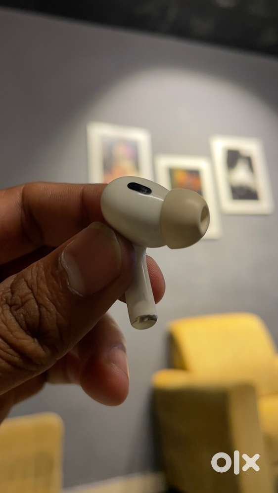 Airpods pro case left aide bud