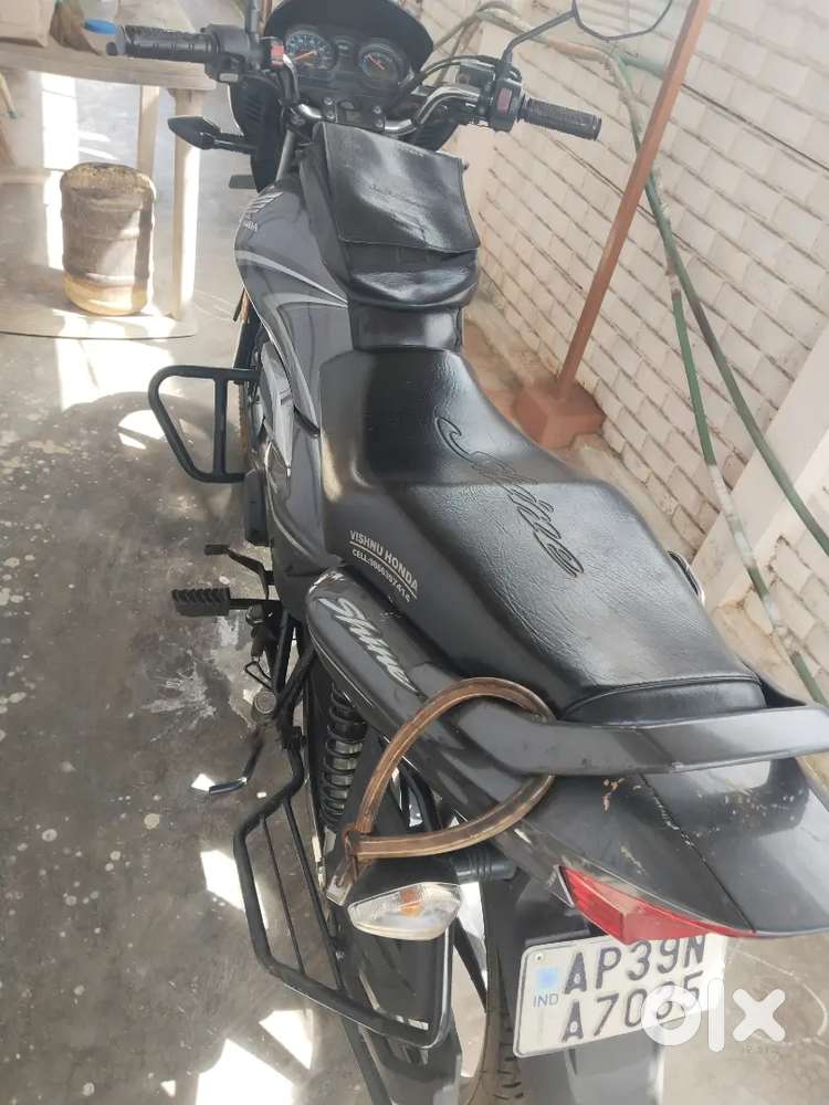 Honda shine 125 good condition recently oil and oil filter change