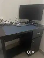 Computer table