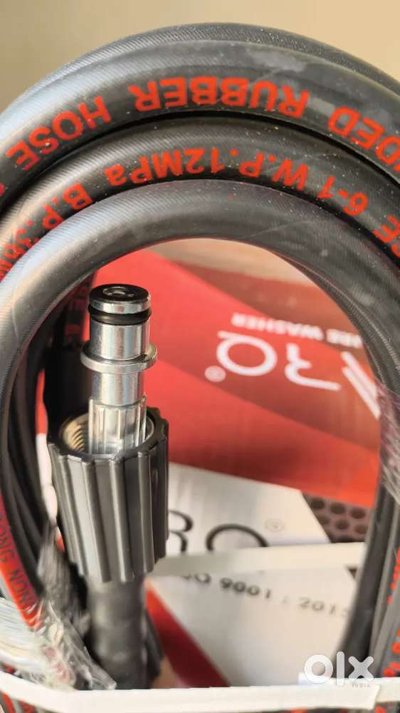 Car washer pipe with foam canon