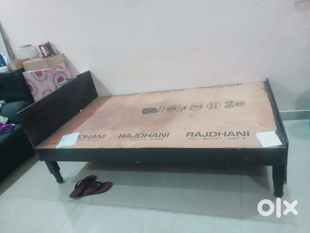 BED 3.5/6 FEET