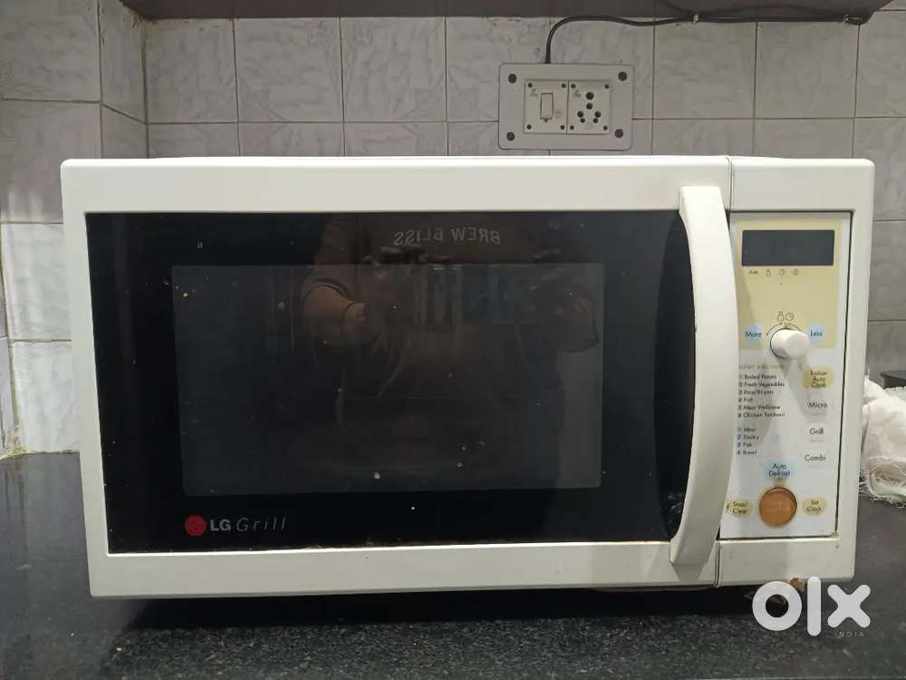 LG Grill Microwave in a good condition