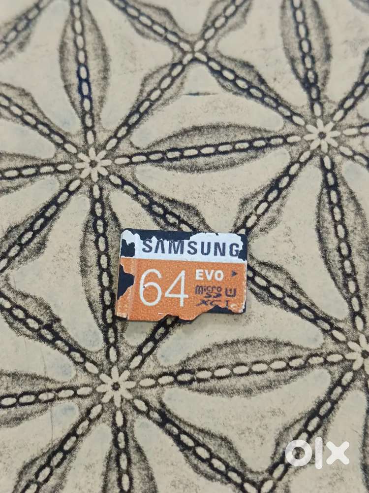 Original hai Amazon pr ya flipkart pr jakr dekho 850 tak ki hai