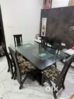 Dining table 6 seater