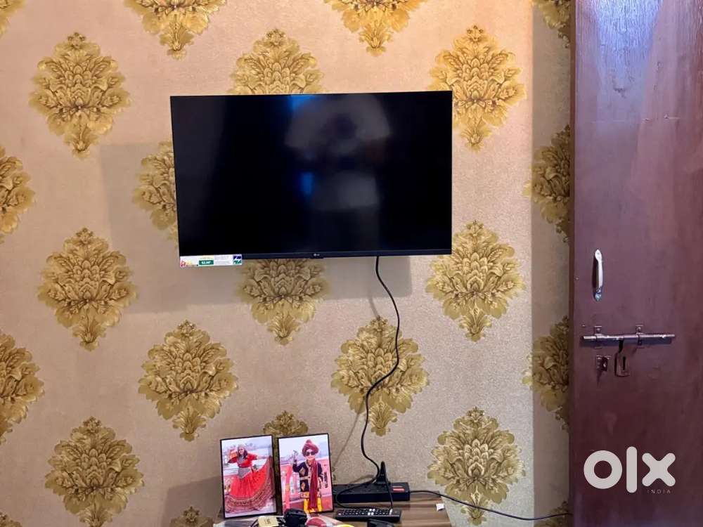 LG smart TV all accessories ok android tv only 4.5 months