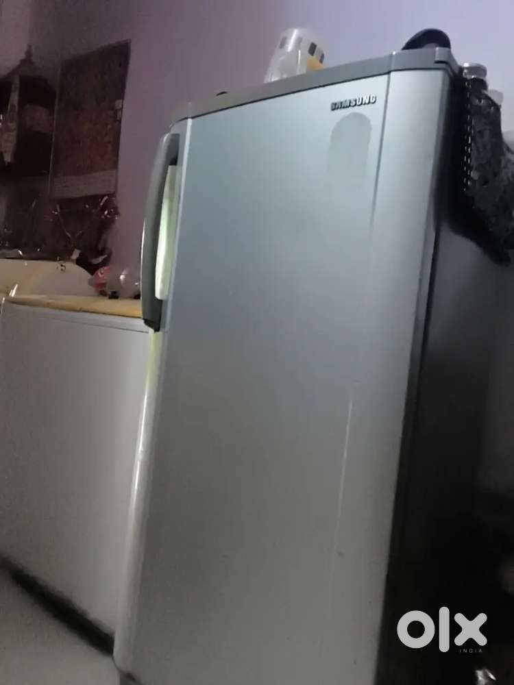 Samsung Fridge (180L), Silver grey color