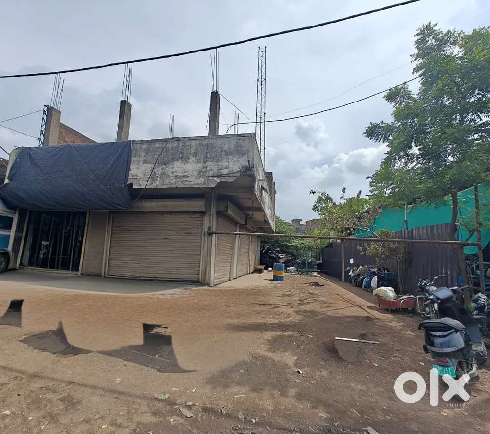 दुकान एवं गोदाम बेचना है