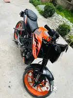 Less used ktm duke 125cc mileage 40-50kmpl with great look