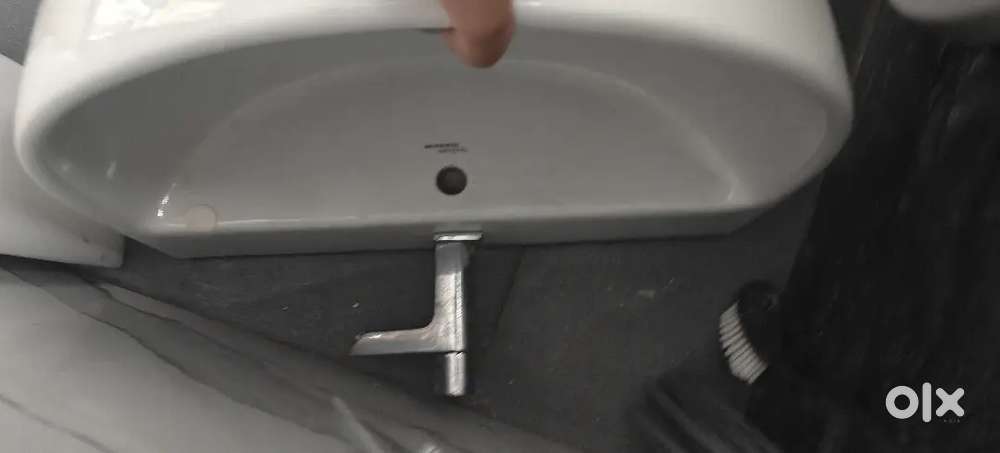 Hindware Basin- round and square