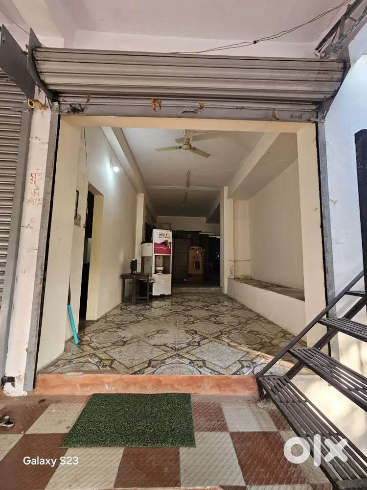 Shop / office space on main road