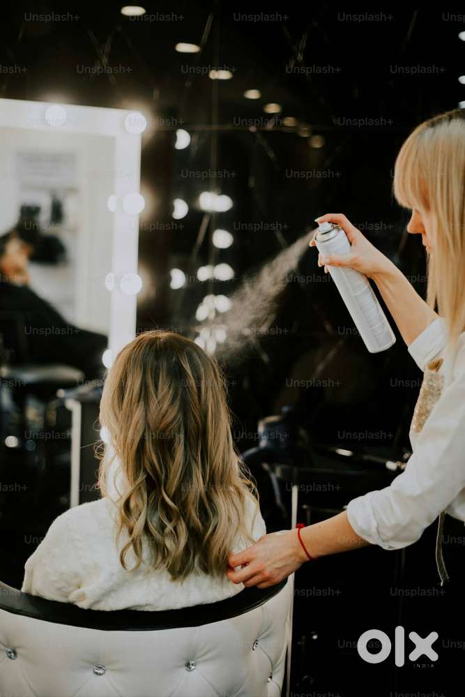 Need Receptionist for Unisex Salon