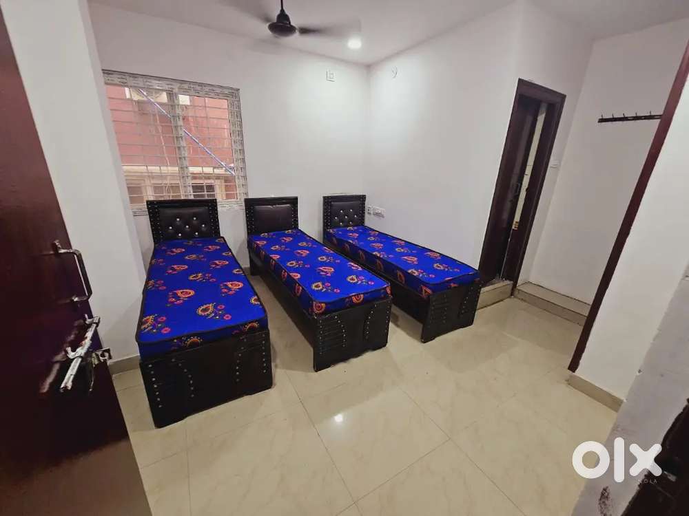 NEW HOSTEL OPEN AT SECUNDERABAD PARADISE METRO NEAR