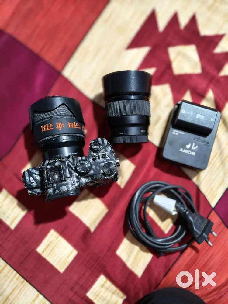 Sony a73 kit lens 50 mm lens bill box available