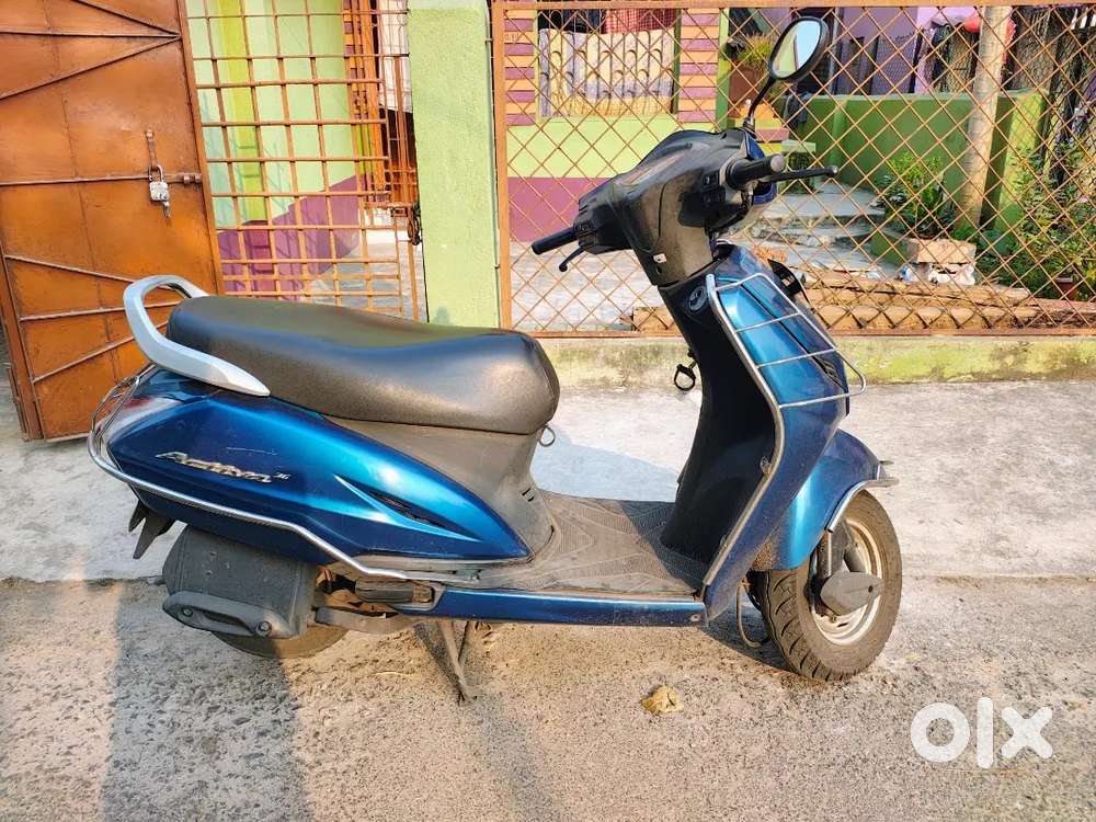 I am selling my  Honda Activa 3G in excellent running condition.