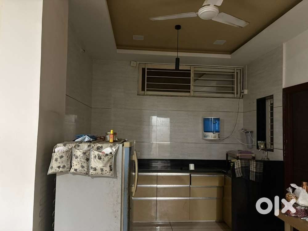 1 room in 3 bhk for working woman