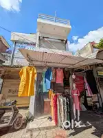 2 shops hai isme double story hai