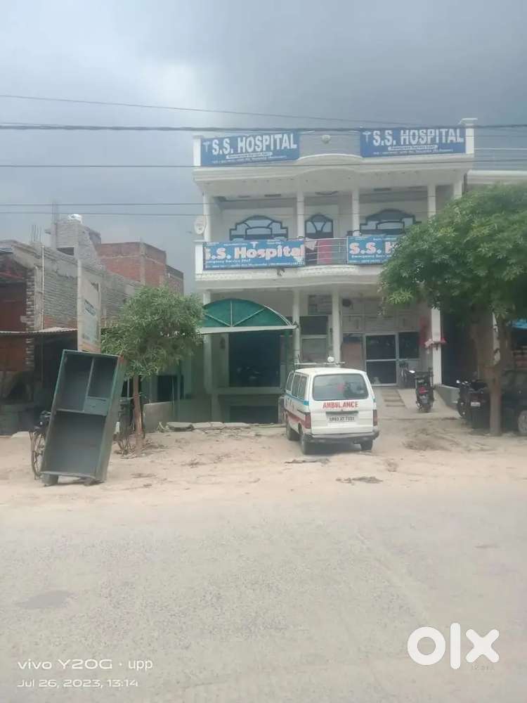 Hall & basement kiraye k liye Khali hai