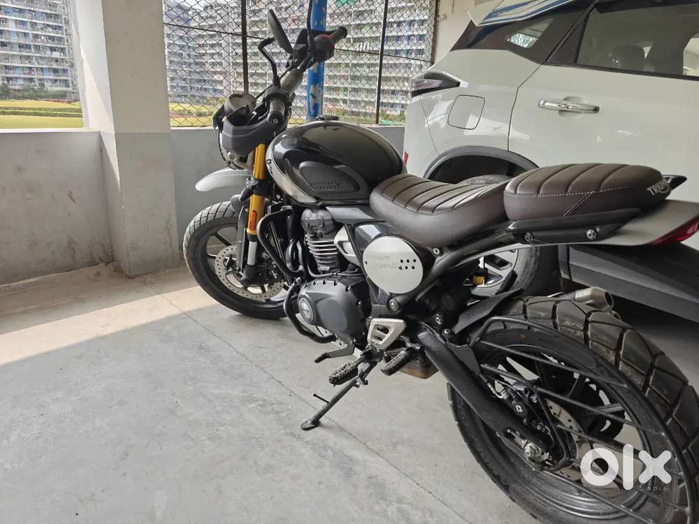 Triumph Scrambler 400x rarely used
