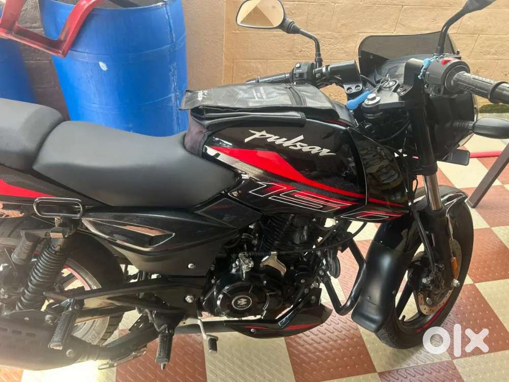Bajaj pulsar 150 abs dual