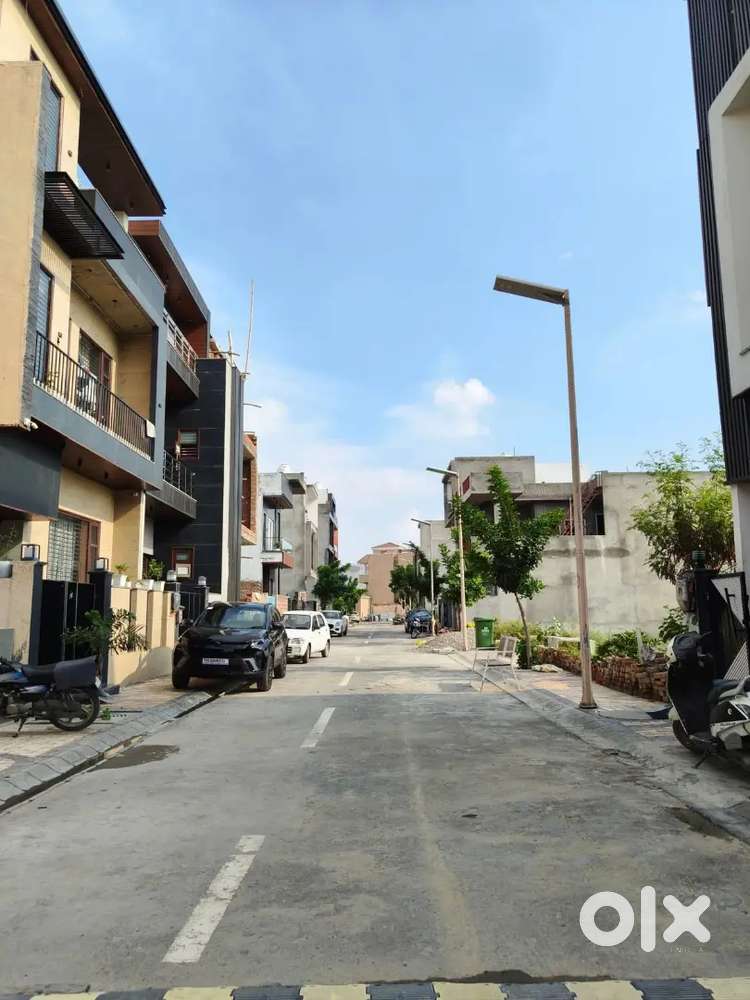 120 Gaj Plot Model Town Emperium City