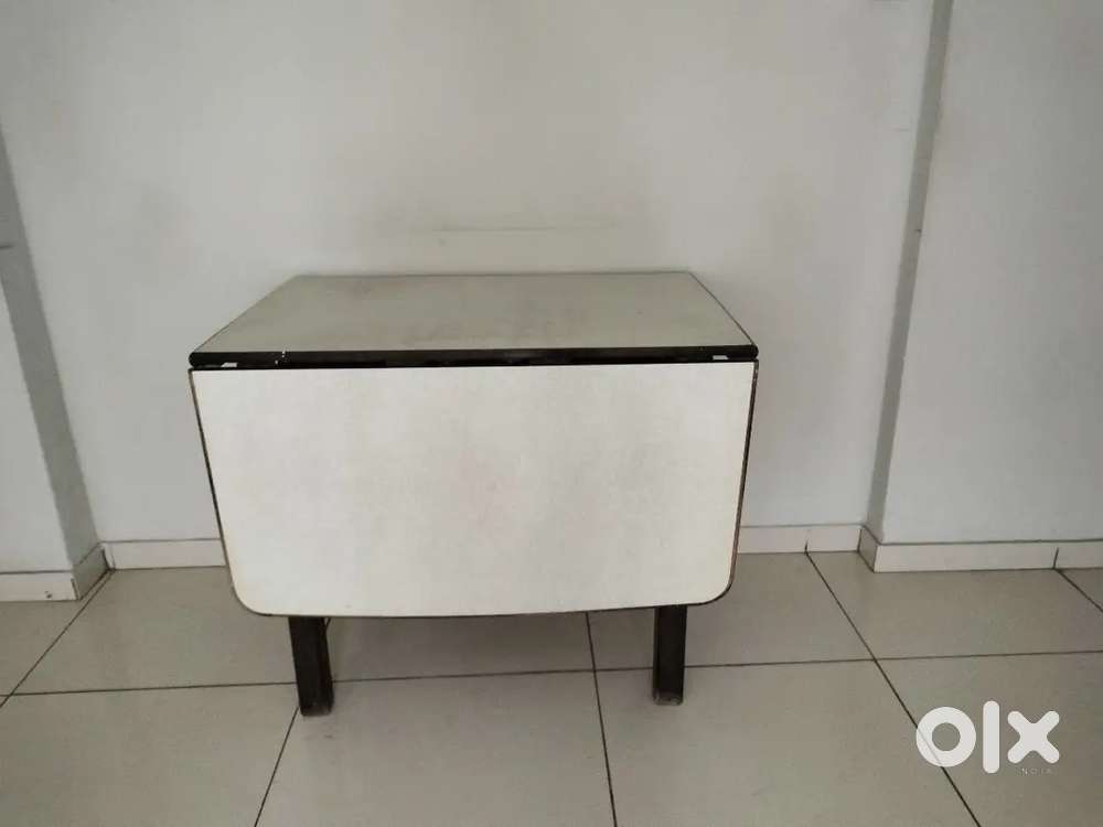 Saagh wood dining table with 6 chairs