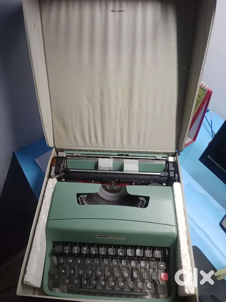 TYPEWRITER OLD price negotiable