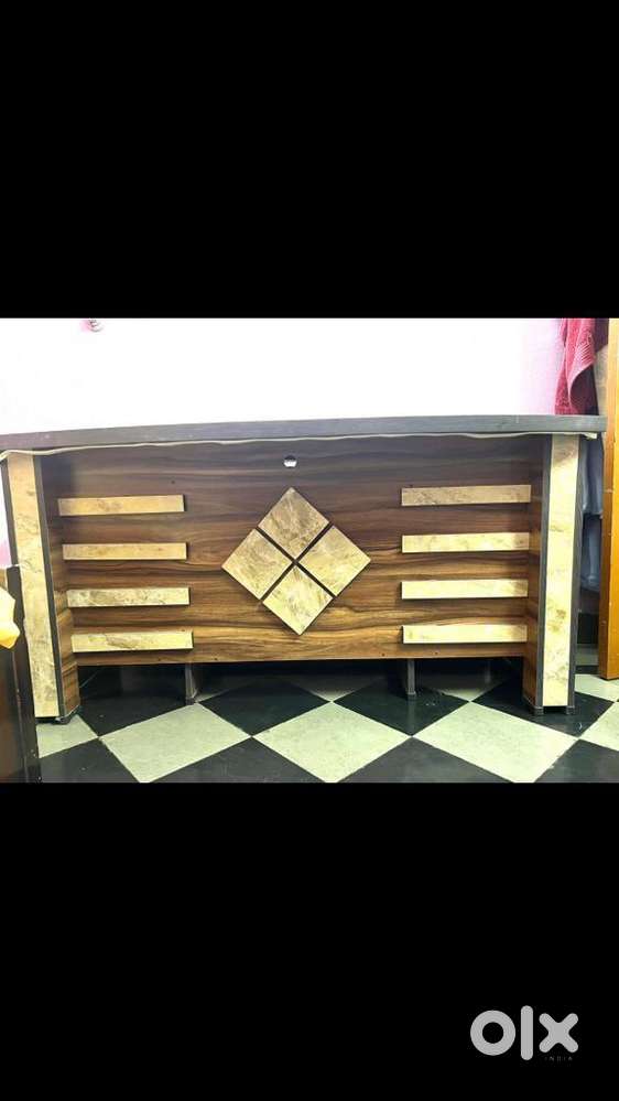 Office D table
