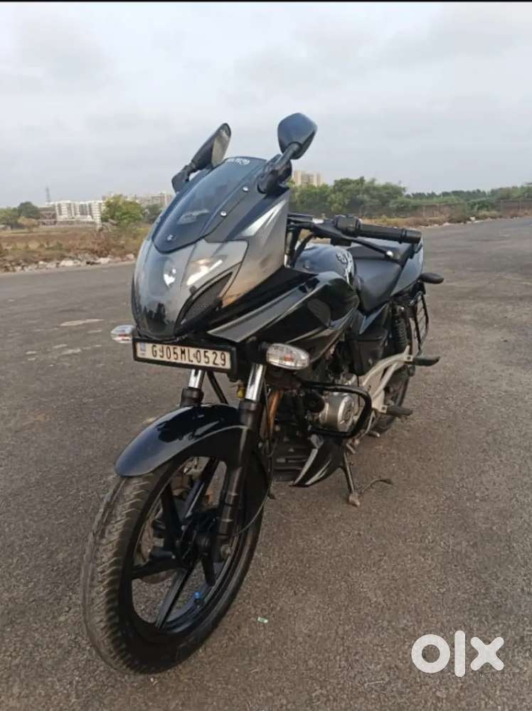 Bajaj Pulsar 220F