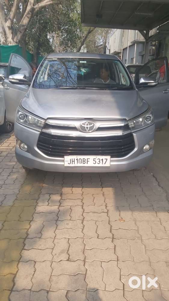 Toyota Innova Crysta, 8 years, manual