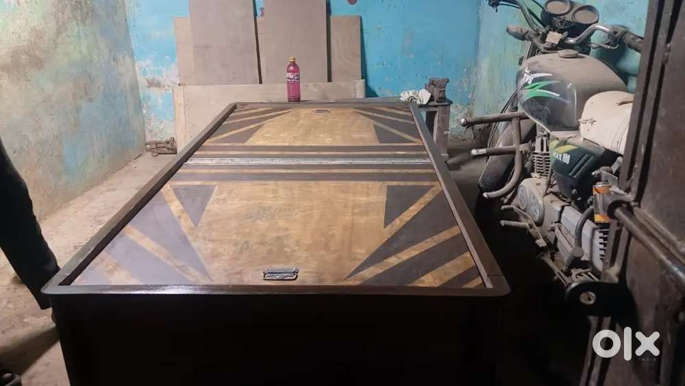 I want a skilled carpenter to work salary will be weekly