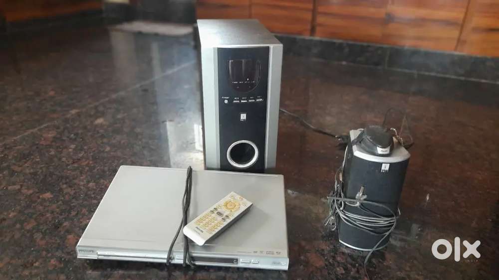 HOME THEATER WITH 05 SPEAKERS