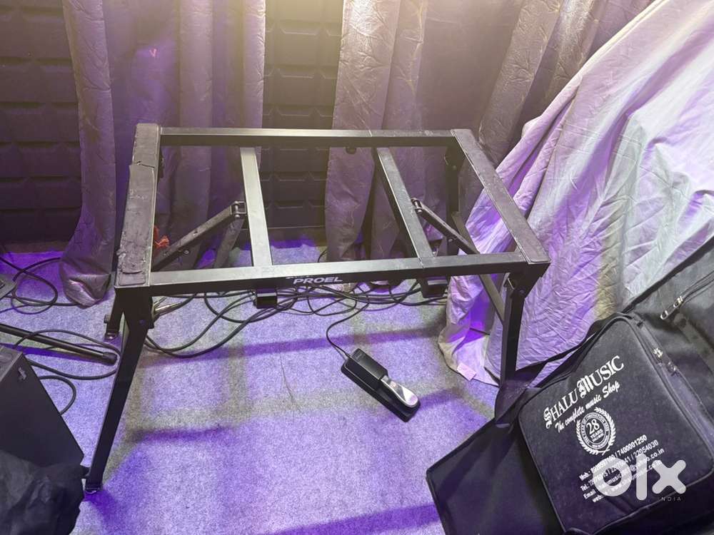 2 keyboard stand