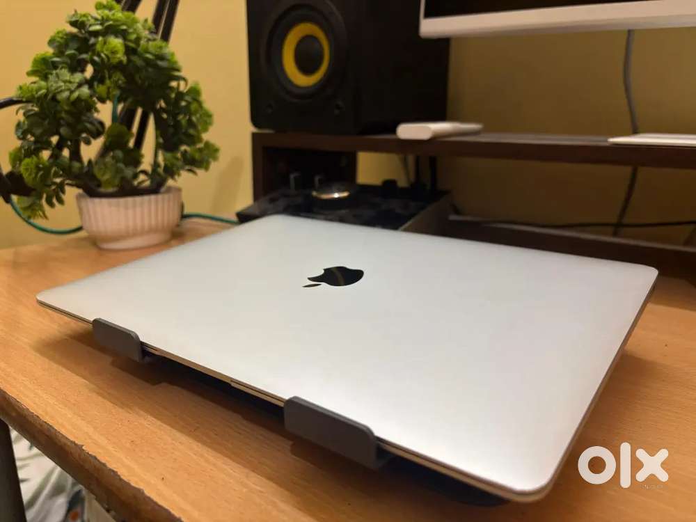 Apple MacBook 2019, 16GB RAM/256GB Storage