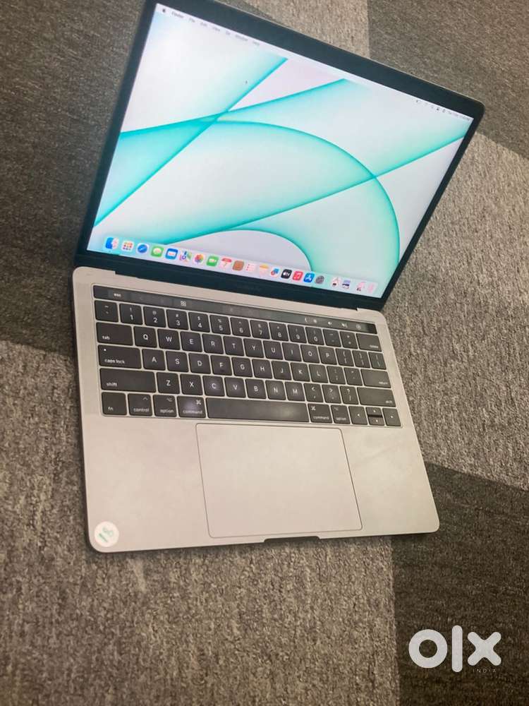 Apple MacBook Pro 13inch i5 2017 A1706 Display lines Comes After 4hrs