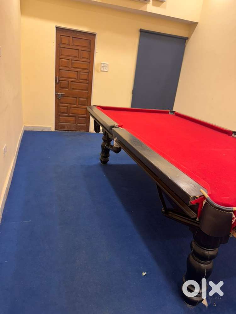 1-Year-Old Pool Table in Excellent Condition – Great Price!