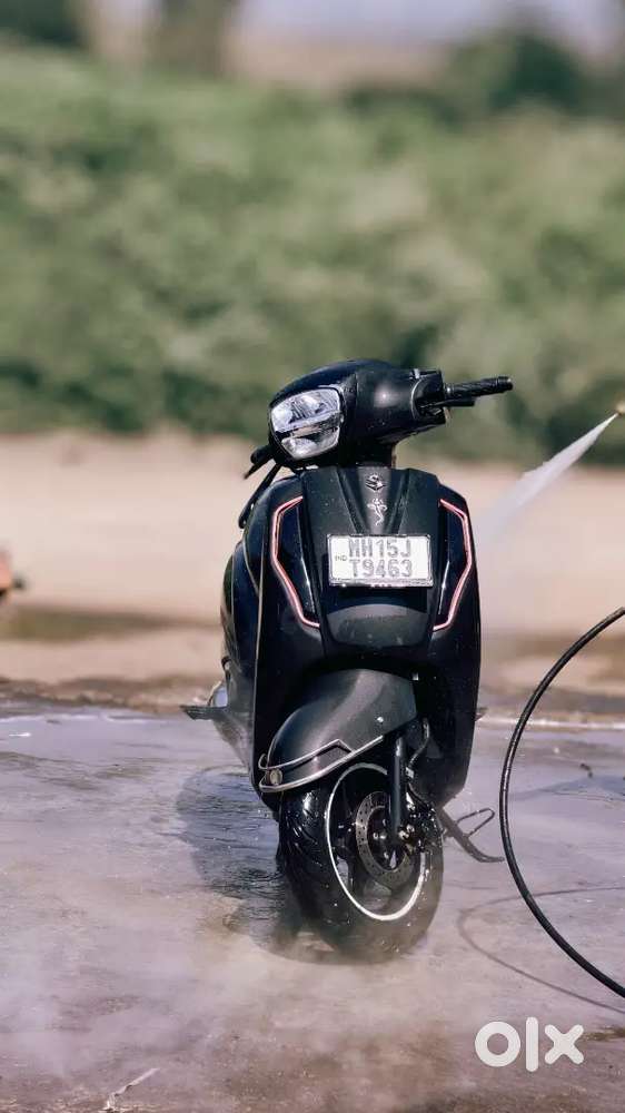 Access125 top model Bluetooth versions