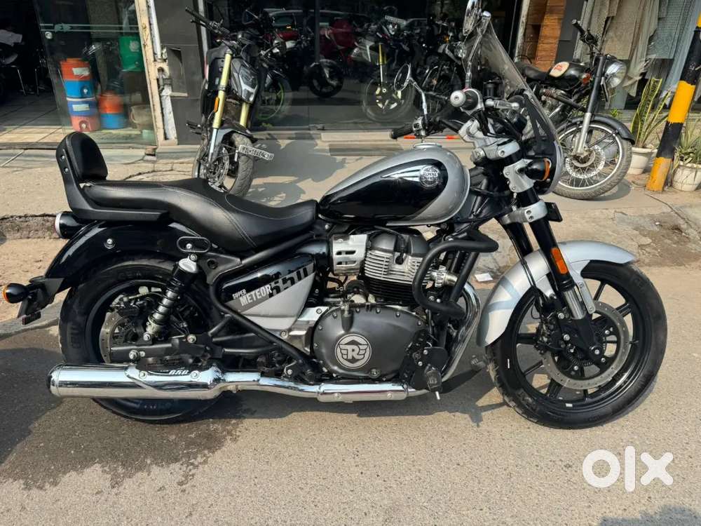 ROYAL ENFIELD SUPER METEOR 650