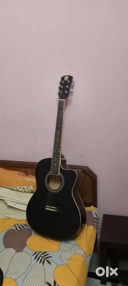 Acoustic guitar in mint condition
