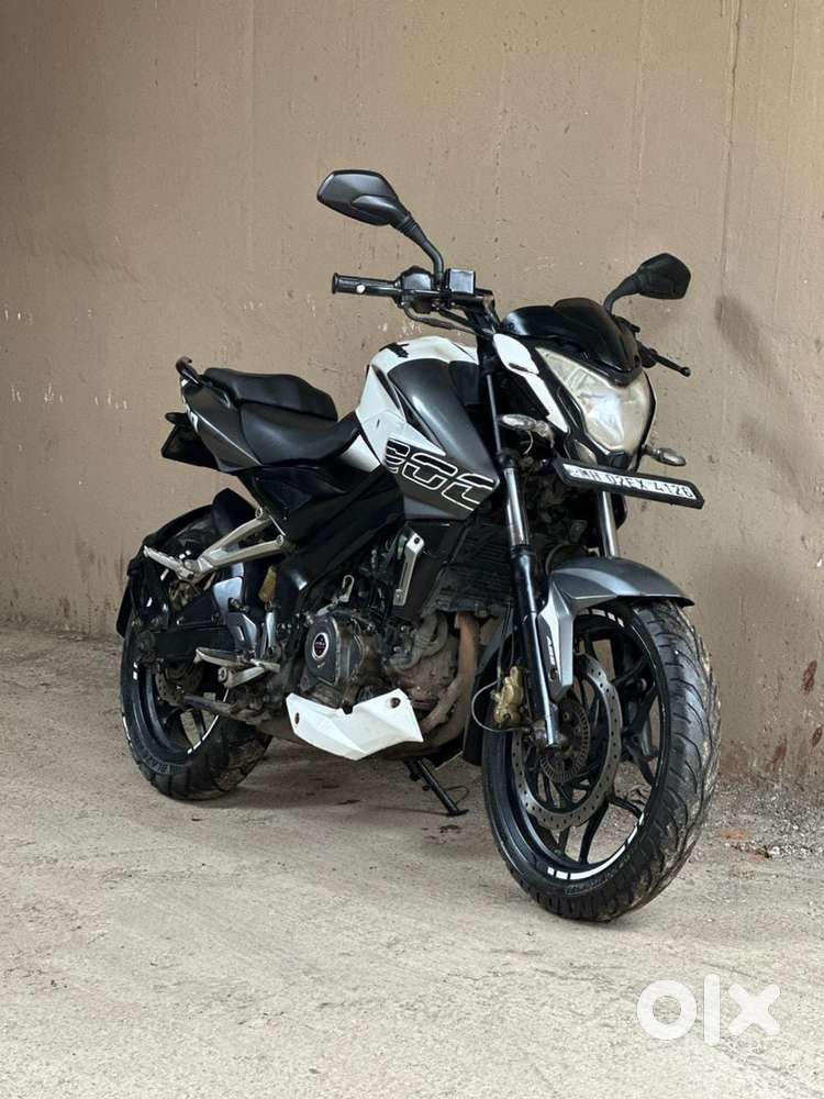 Bajaj pulsar ns 200