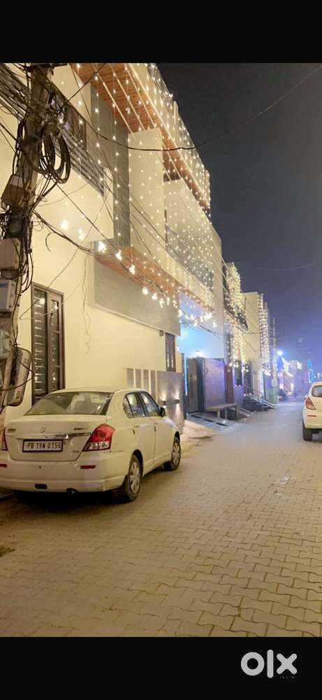 Spacious Room Available