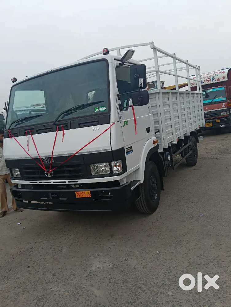 Loader car driver loader vehicle driver need