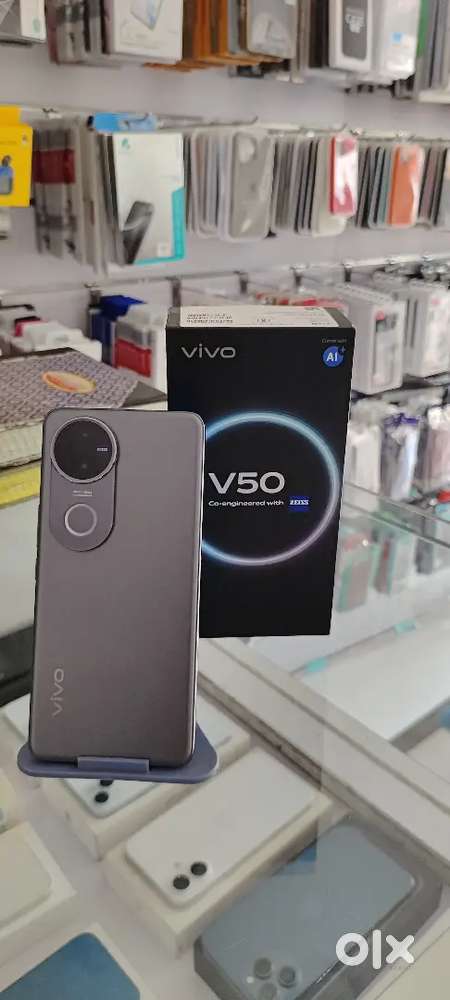 VIVO V50 8GB 128GB WARRENTY REMANING FULL BOX AVAILABLE