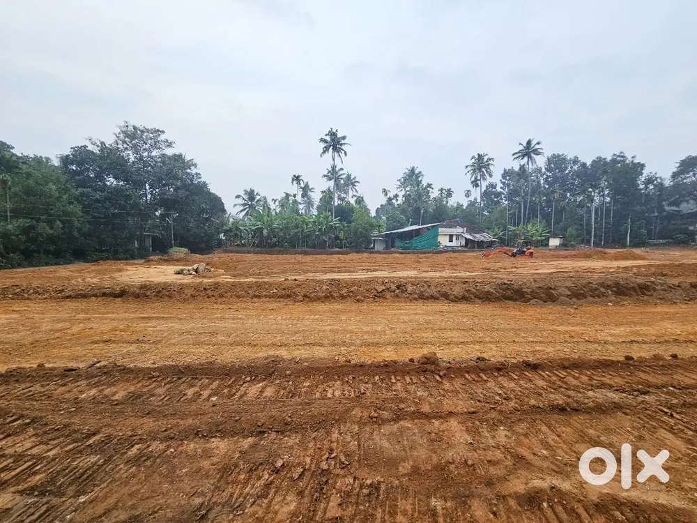 Chalakudy NH 500 mtr 7-10 premium gated community villas&plots,90%loan