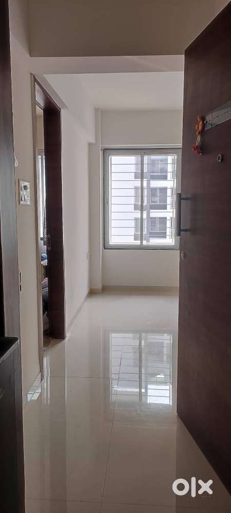Urgently one girl in double occupancy in new 2 BHK Bhumkar chowk wakad